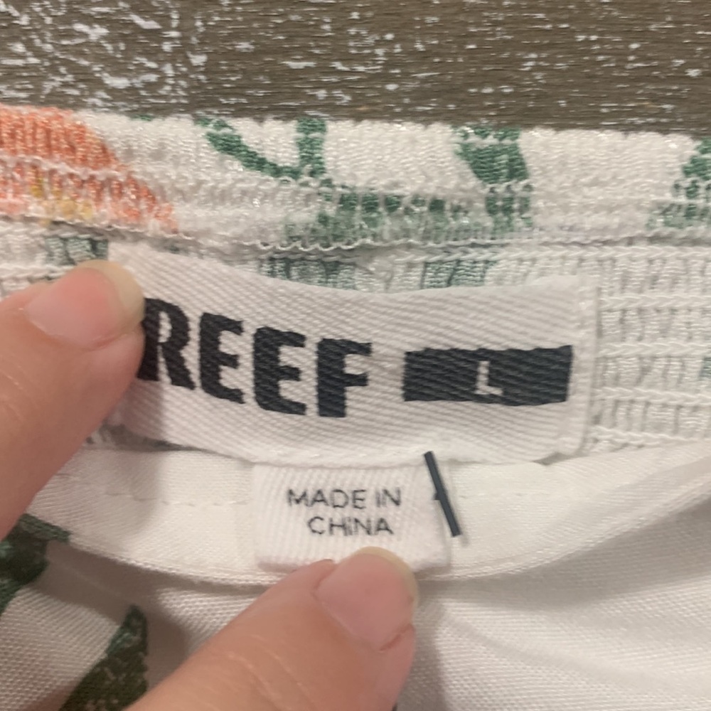 Reef Drew crop boho tank with smocking back - Picture 2 of 9